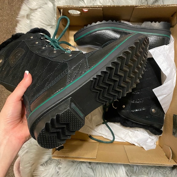 Sorel snow boot - Picture 2 of 4